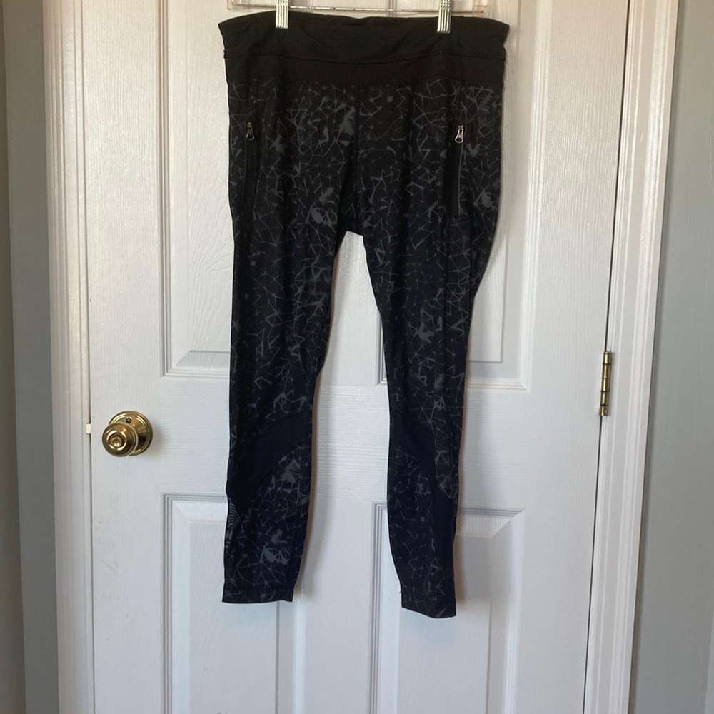 Woman’s Lululemon Black Triangle Design Leggings